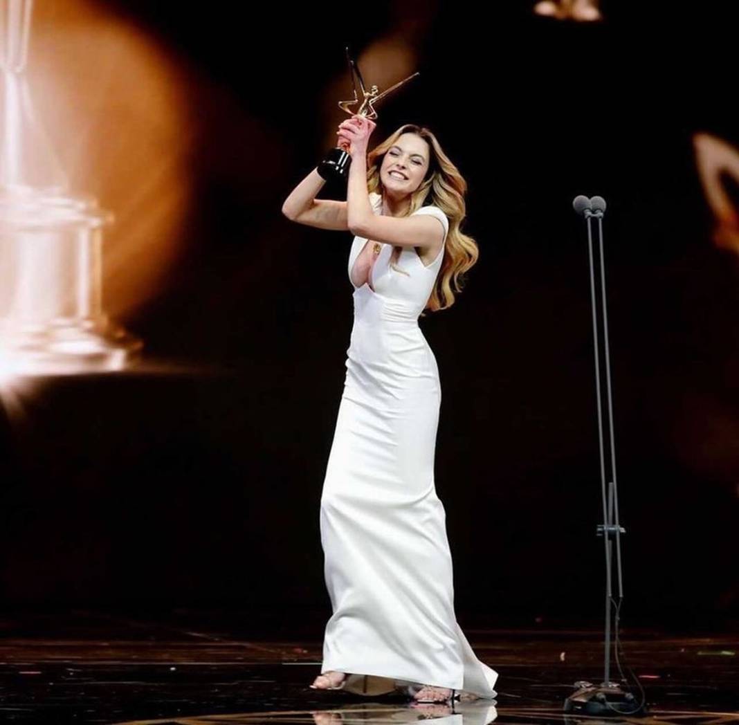 Oyunculuğa ara vermişti, aylar sonra başrolle geri dönüyor! Melis Sezen'den reytingleri altüst edecek yeni proje! 6